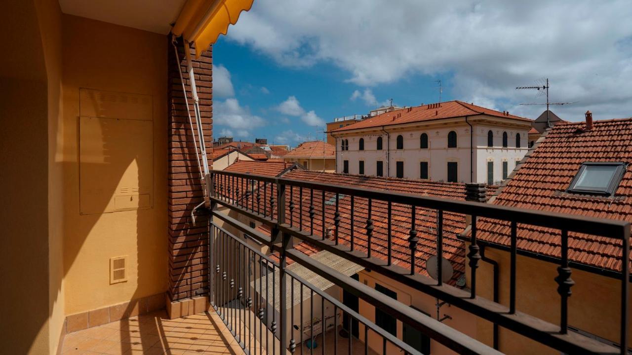 Dei Mille 31 B Apartamento Albenga Exterior foto