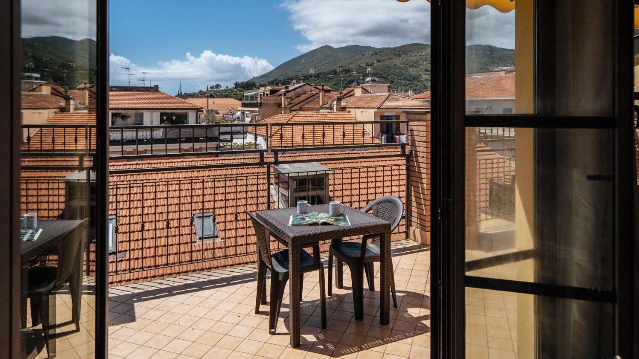 Dei Mille 31 B Apartamento Albenga Exterior foto