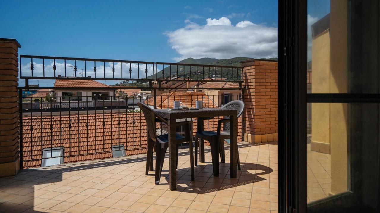 Dei Mille 31 B Apartamento Albenga Exterior foto