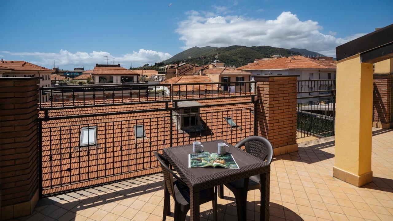 Dei Mille 31 B Apartamento Albenga Exterior foto